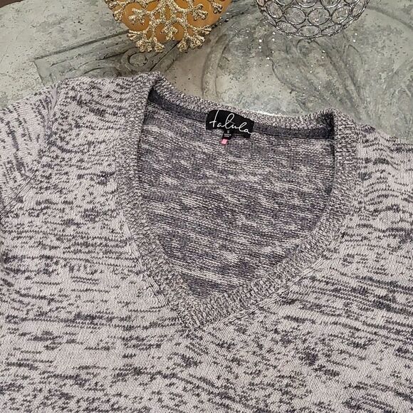 𝅺TALULA V NECK GRAY ANGORA CASHMERE BLEND SWEATER - Picture 3 of 5